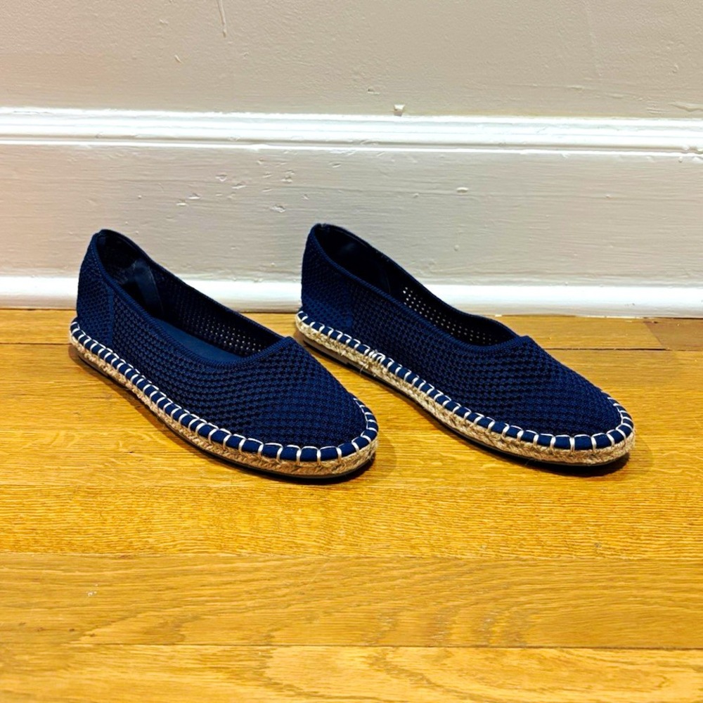 Tahari Juniper Navy Blue Vegan Textile Perforated Espadrilles Coastal Flats Sz 7
